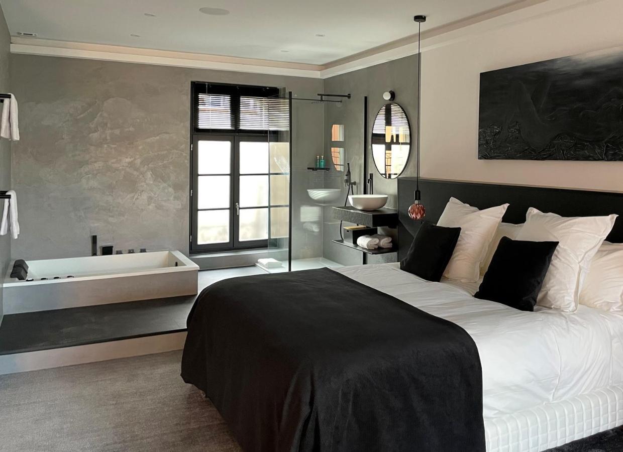 Ennea - Jacuzzi & Luxury Suites (Adults Only) Perpignan Bagian luar foto